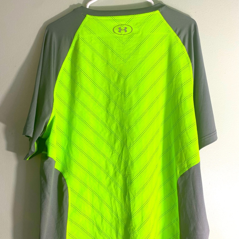 Men’s 3XL Under Armour NFL Combine V Neck Heatgear Shirt